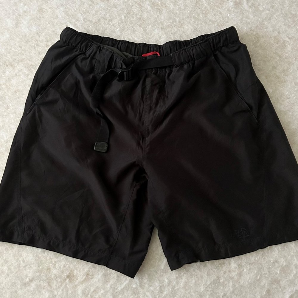 The North Face Men's  Elastic Waist Attached Belt Black Shorts w/Pockets Large